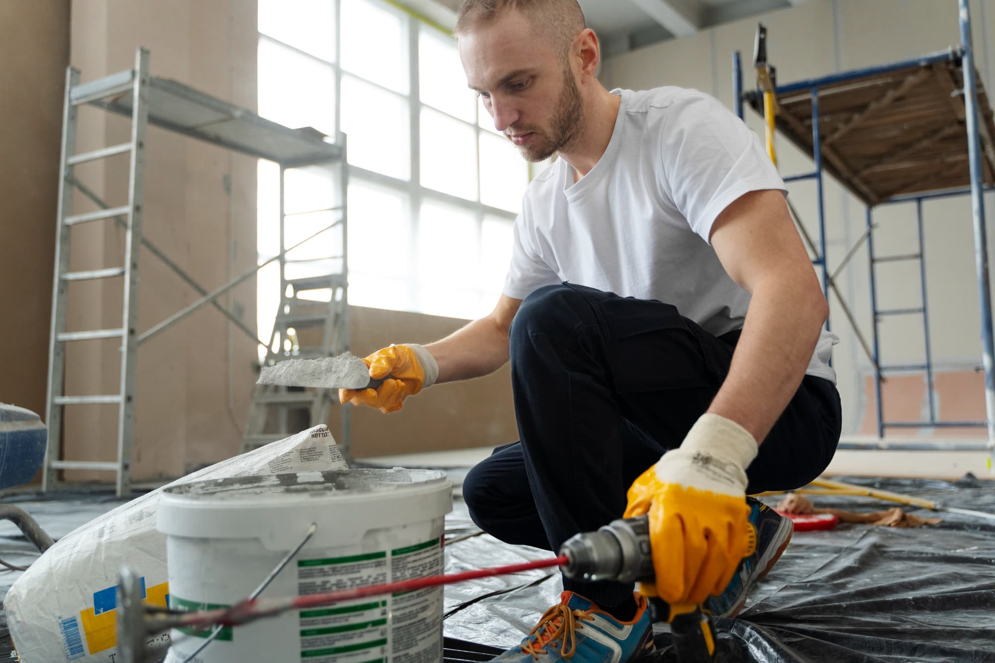 Maler & Lackierer bei der Arbeit